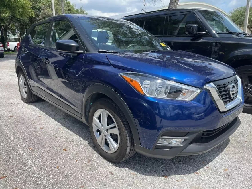 2019 Nissan Kicks S photo 1