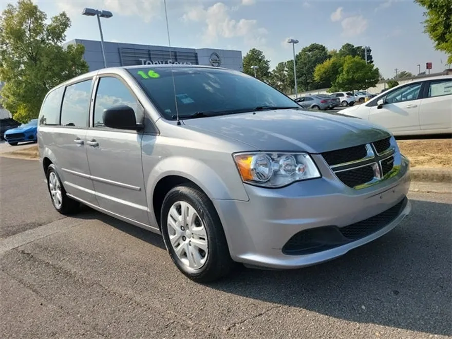 2016 Dodge Grand Caravan SE photo 1