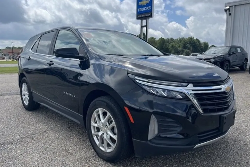 2022 Chevrolet Equinox LT photo 1