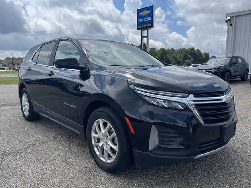 2022 Chevrolet Equinox LT photo 1