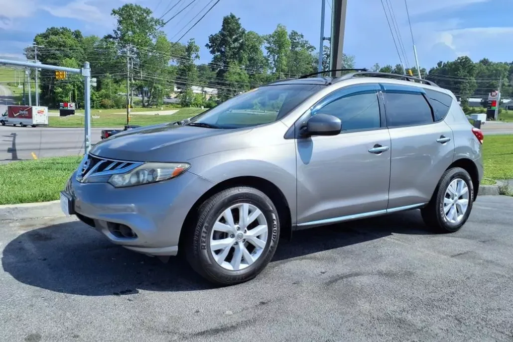 2011 Nissan Murano SV photo 1