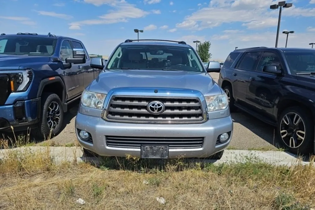2012 Toyota Sequoia SR5 photo 1