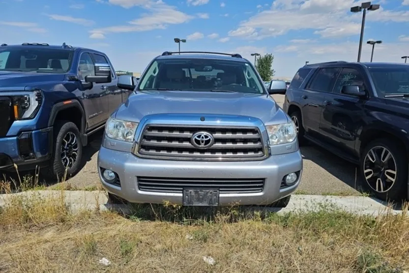 2012 Toyota Sequoia SR5 photo 1