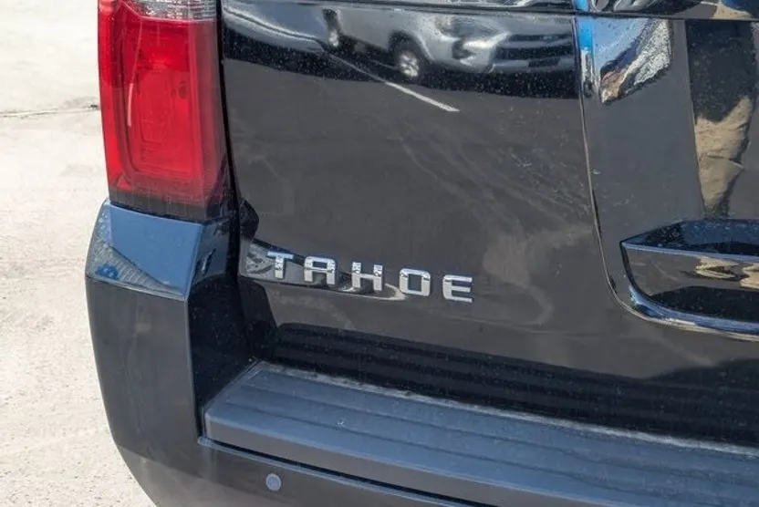2017 Chevrolet Tahoe LT photo 1