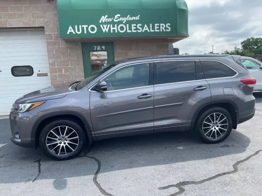 2018 Toyota Highlander XLE Sport photo 1
