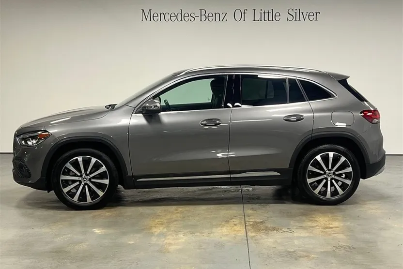 2021 Mercedes Benz GLA 250 4MATIC photo 1