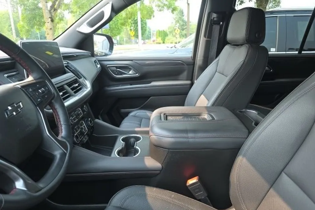2023 Chevrolet Tahoe RST photo 1