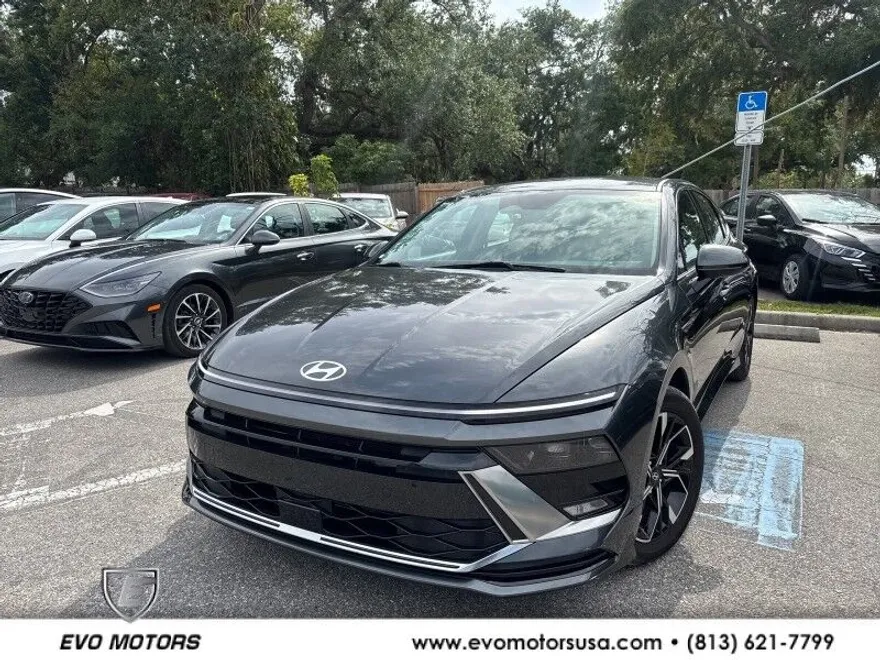 2024 Hyundai Sonata SEL photo 1