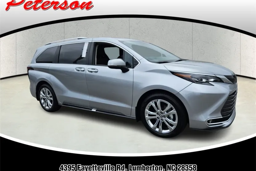 2024 Toyota Sienna Platinum photo 1