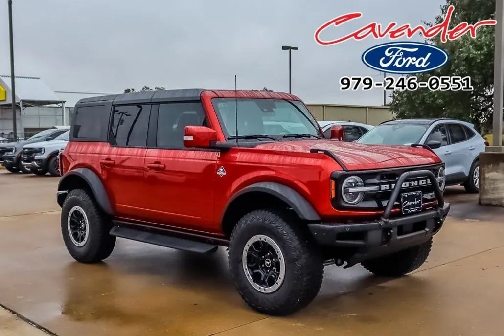 2024 Ford Bronco Outer Banks photo 1