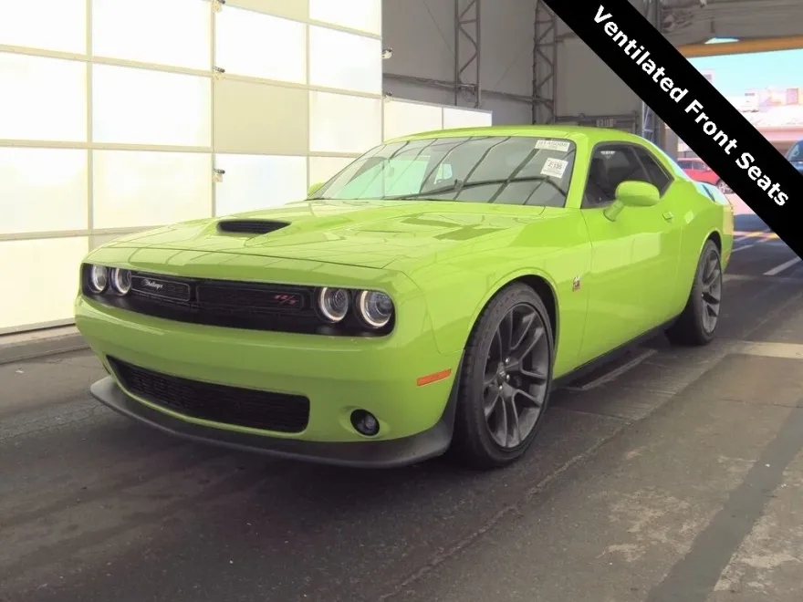 2023 Dodge Challenger R/T Scat Pack photo 1