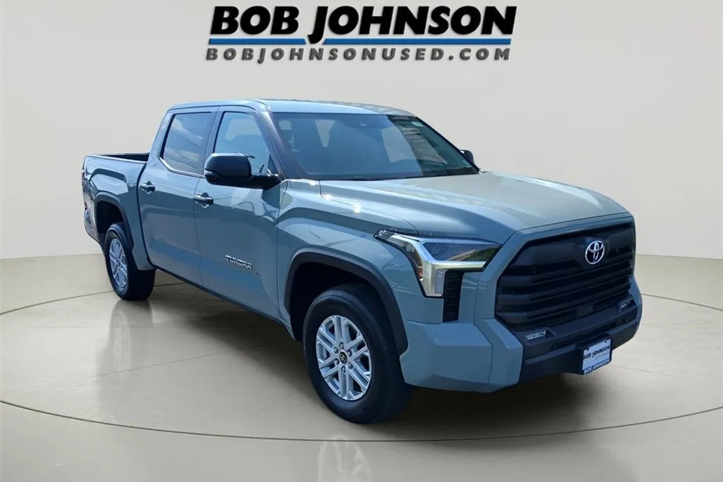 2024 Toyota Tundra SR5 photo 1