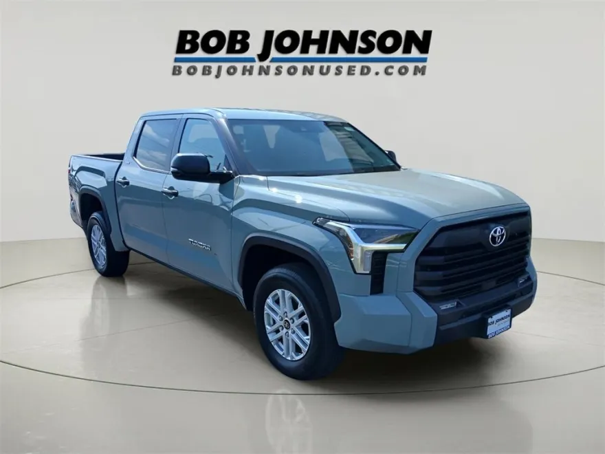 2024 Toyota Tundra SR5 photo 1