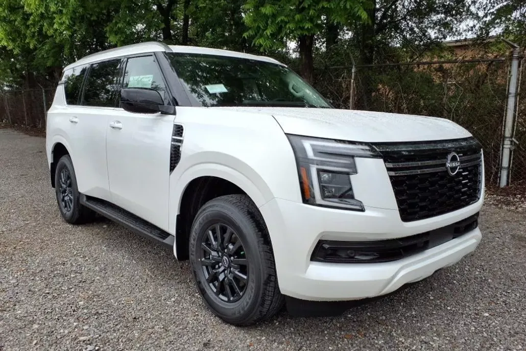 2025 Nissan Armada SV photo 1