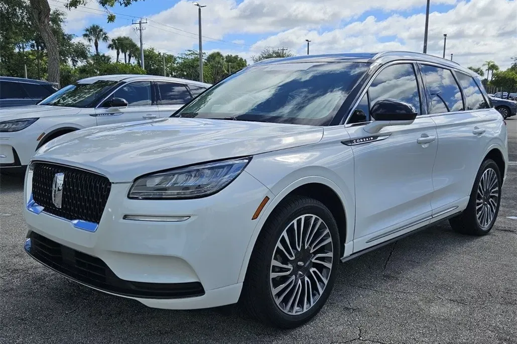 2022 Lincoln Corsair Standard photo 1