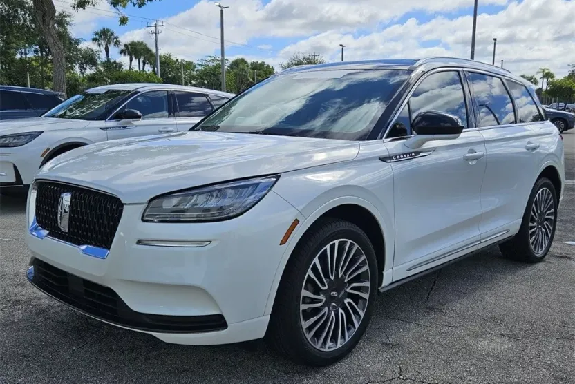 2022 Lincoln Corsair Standard photo 1