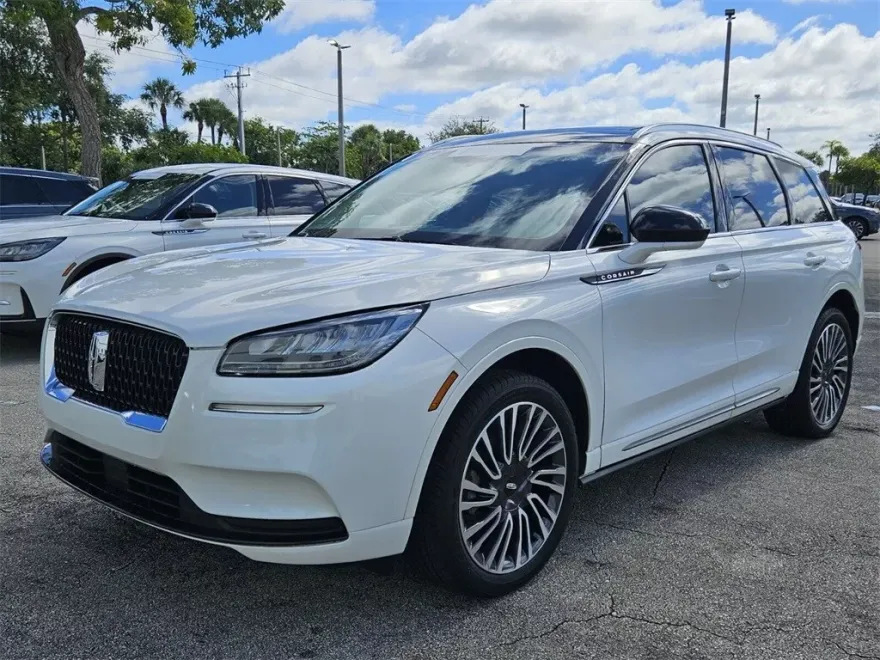 2022 Lincoln Corsair Standard photo 1