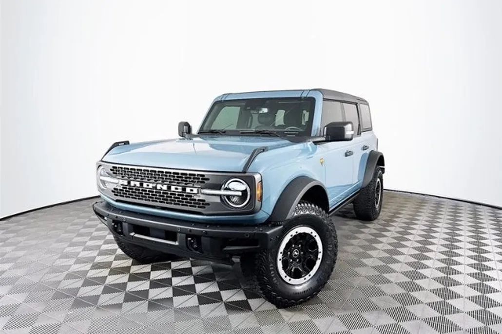 2023 Ford Bronco Badlands photo 1