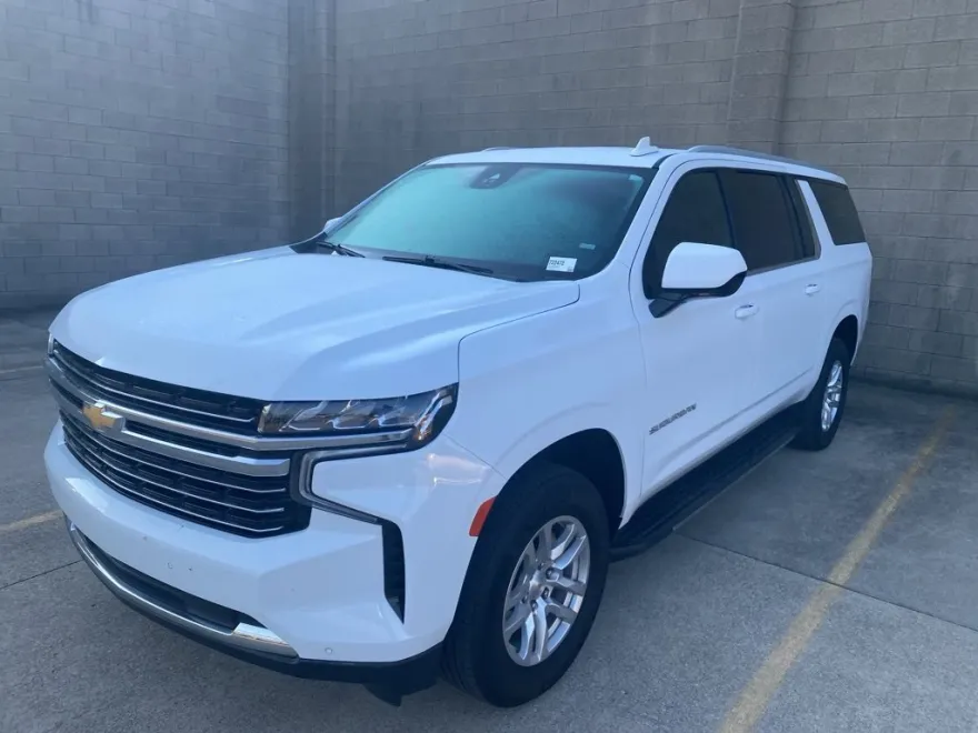 2024 Chevrolet Suburban LT photo 1