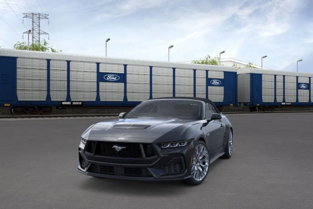 2025 Ford Mustang GT Premium Convertible photo 1