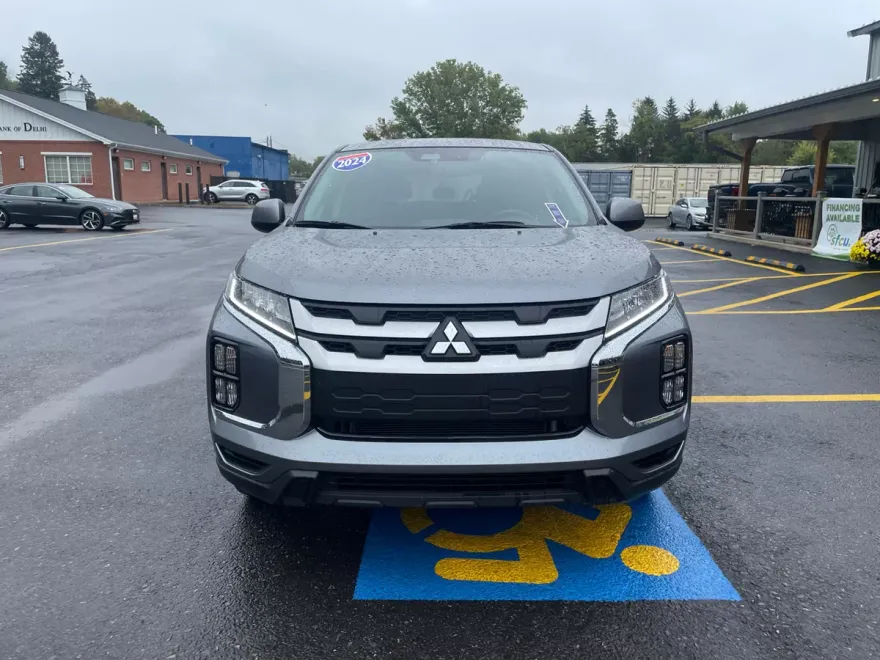 2024 Mitsubishi Outlander Sport ES photo 1