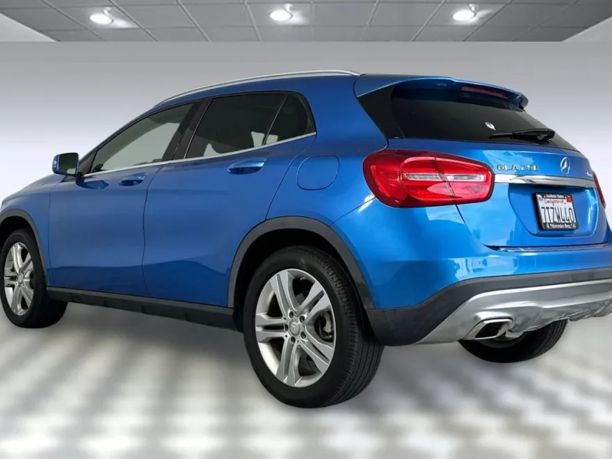 2015 Mercedes Benz GLA 250 4MATIC photo 1