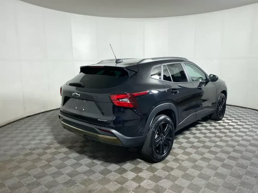 2024 Chevrolet Trax ACTIV photo 1