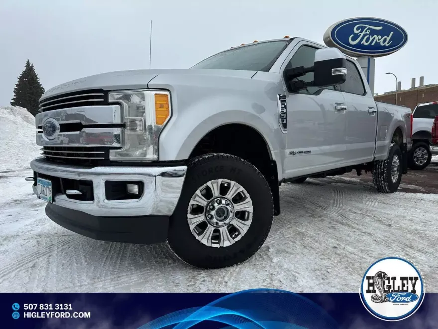2017 Ford F-350 Lariat photo 1