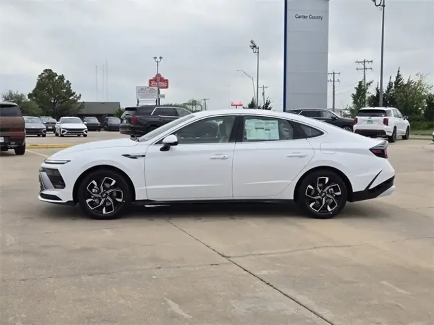 2025 Hyundai Sonata SEL photo 4