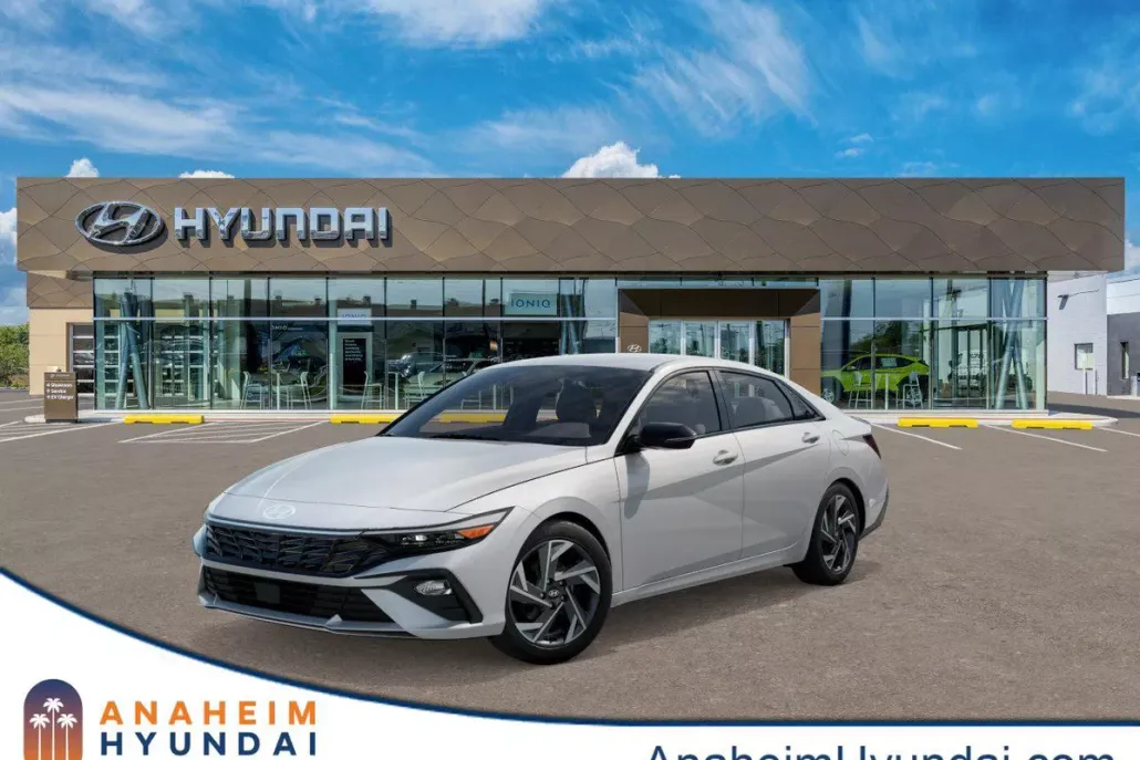 2025 Hyundai Elantra SEL Sport photo 1