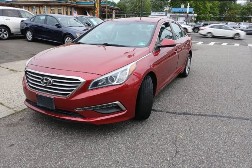 2015 Hyundai Sonata SE photo 1