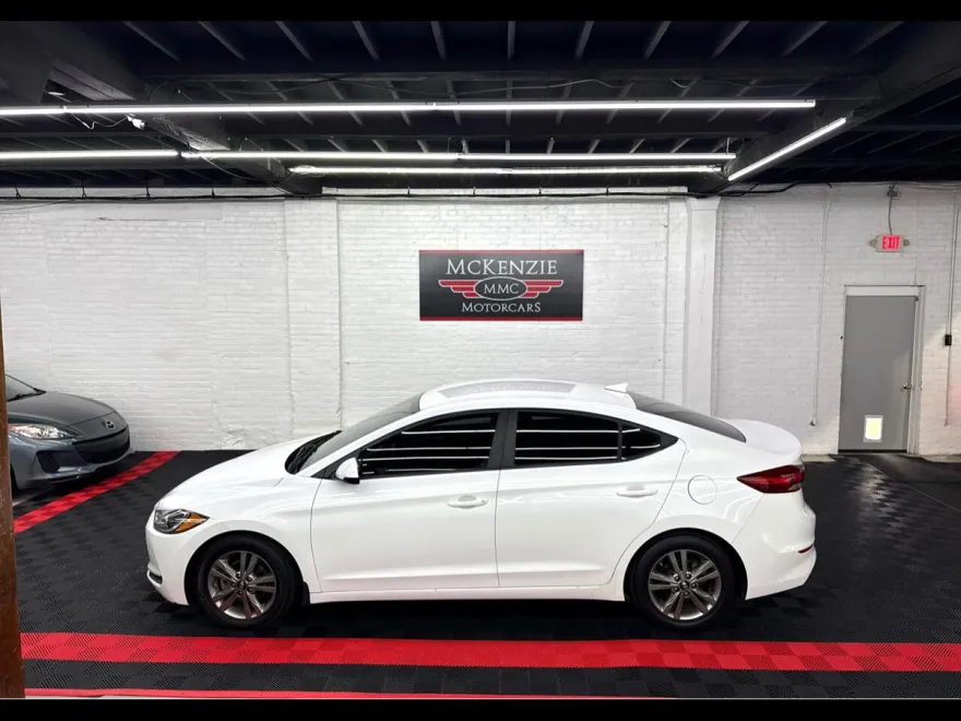 2018 Hyundai Elantra SEL photo 1