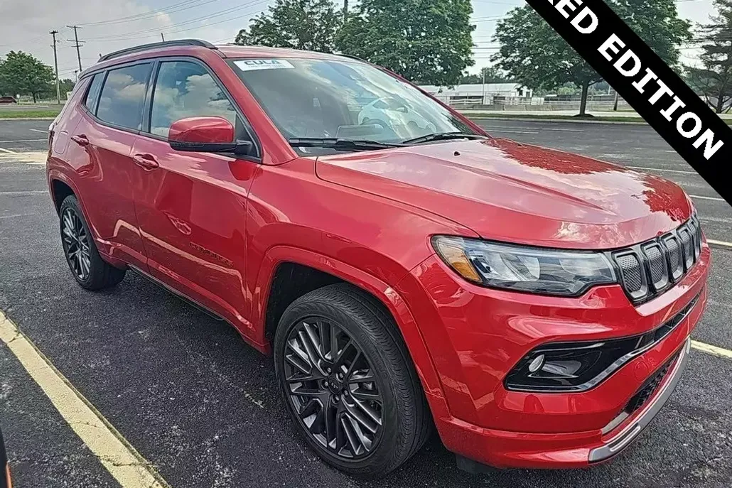 2022 Jeep Compass Limited Red Edition photo 1