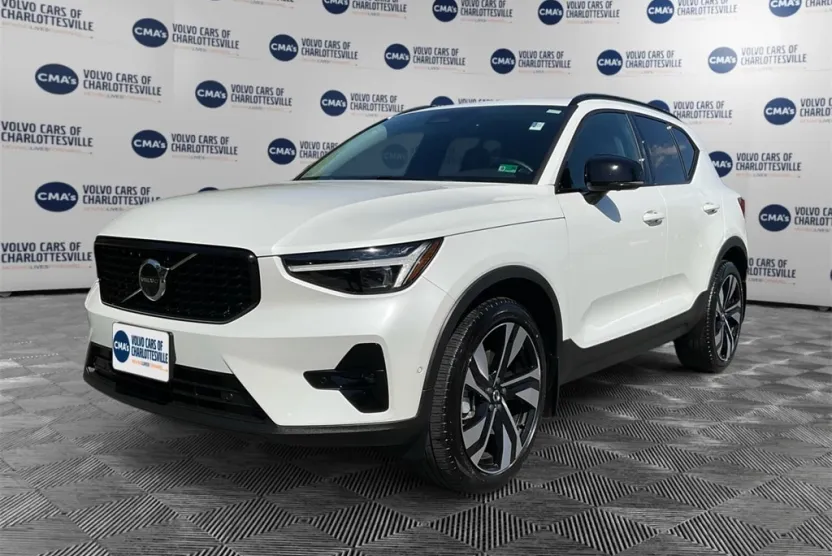 2023 Volvo XC40 AWD Ultimate photo 1
