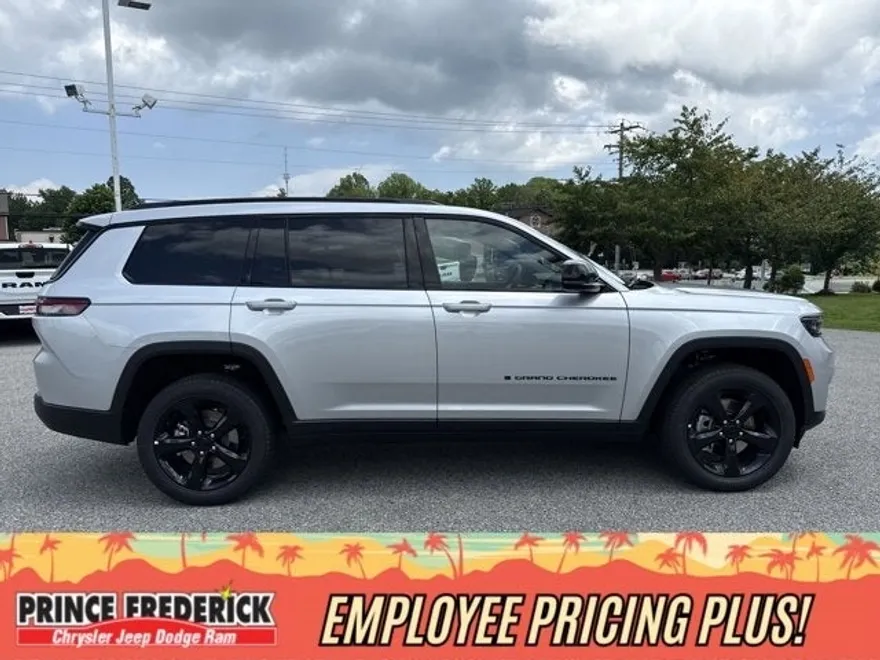 2025 Jeep Grand Cherokee Limited photo 1