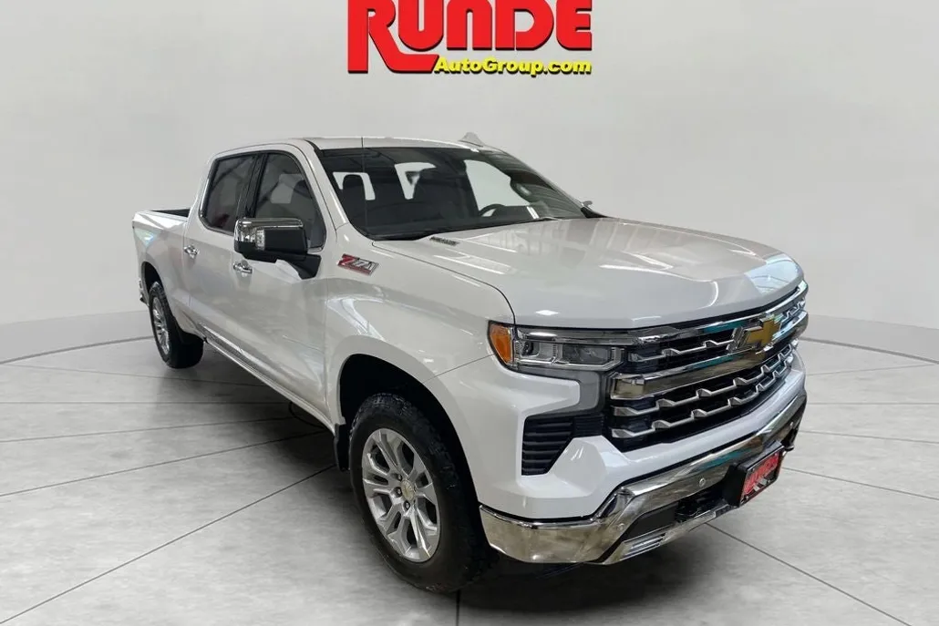 2026 Chevrolet Silverado 1500 LTZ photo 1