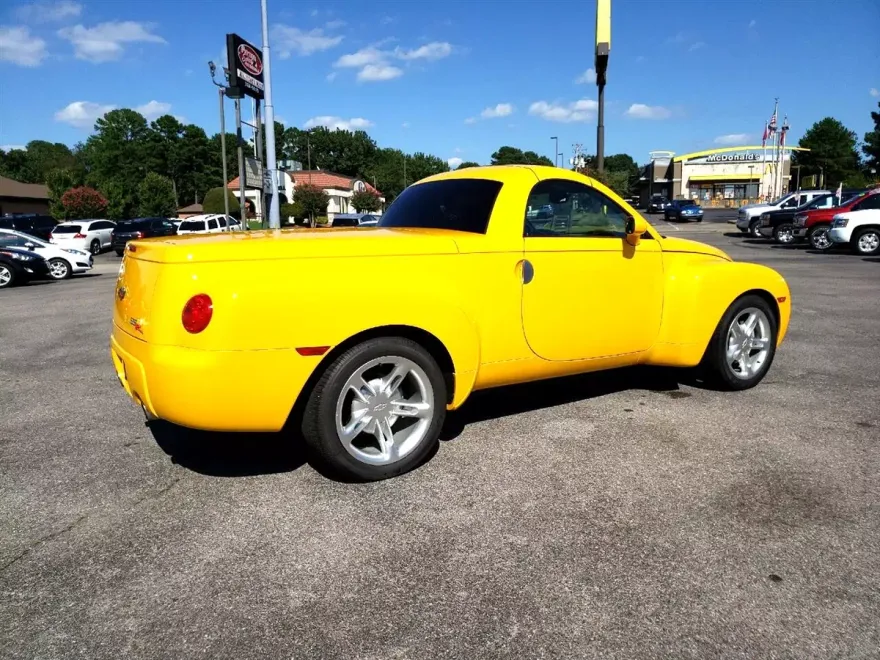 2003 Chevrolet SSR photo 6