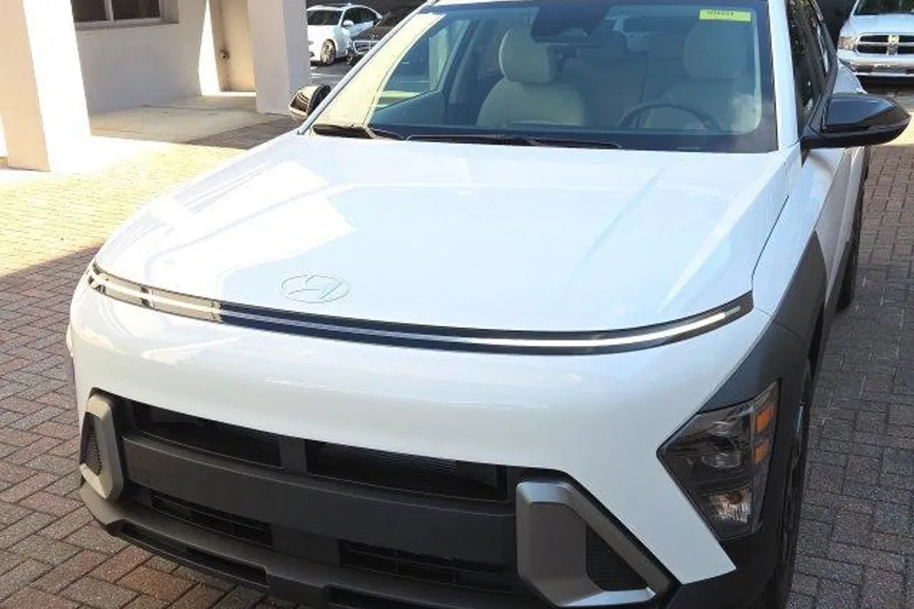 2026 Hyundai Kona SEL photo 1