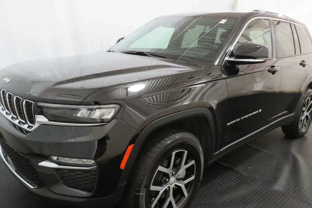 2024 Jeep Grand Cherokee Limited photo 1
