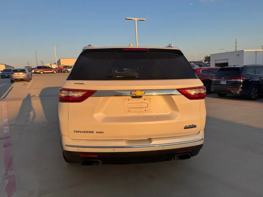 2018 Chevrolet Traverse High Country photo 1