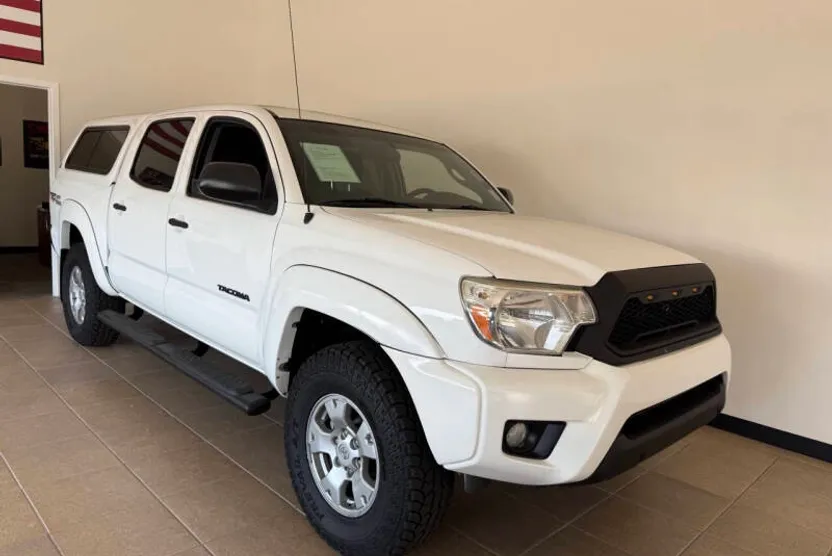 2015 Toyota Tacoma PreRunner V6 photo 1