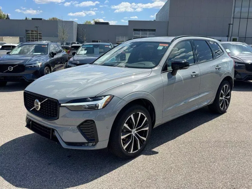 2025 Volvo XC60 B5 Plus photo 1