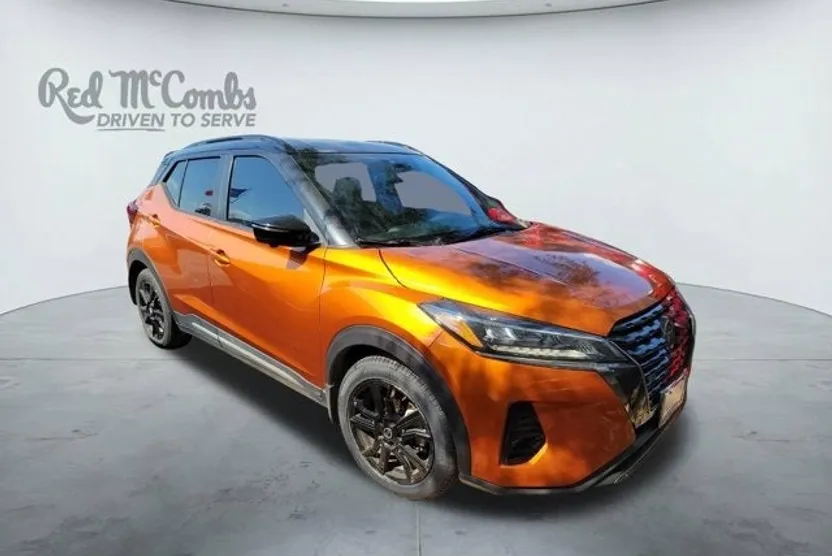 2021 Nissan Kicks SR photo 1