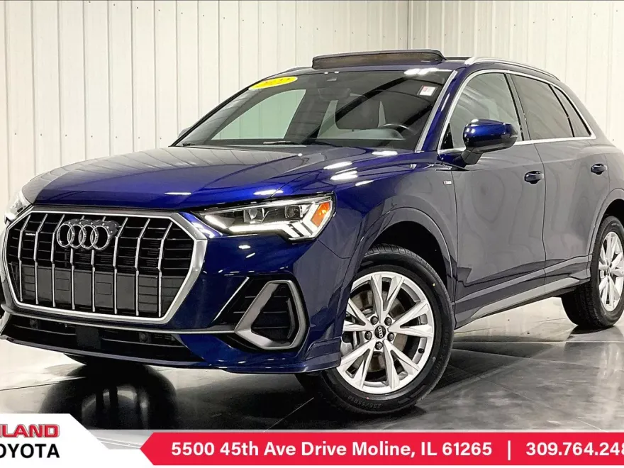 2022 Audi Q3 45 TFSI S line Premium photo 1