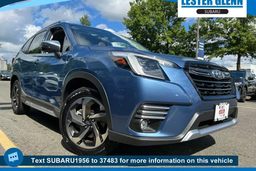 2023 Subaru Forester Touring photo 1
