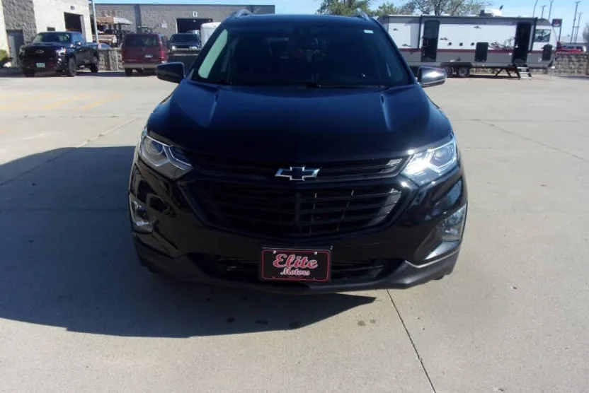 2020 Chevrolet Equinox LT photo 1