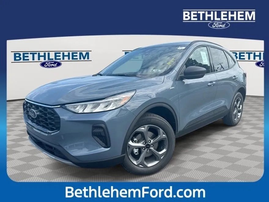 2025 Ford Escape ST-Line photo 1