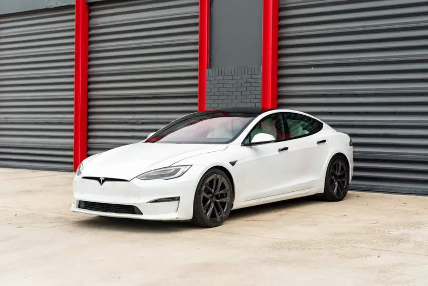 2022 Tesla Model S Plaid photo 1