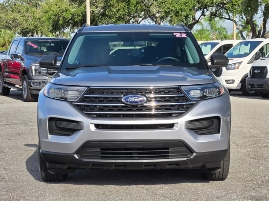 2022 Ford Explorer XLT photo 1