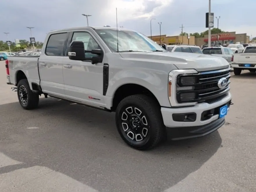 2025 Ford F-350 photo 1